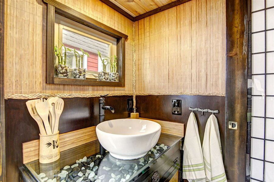 бамбуковые обои в интерьере ванной